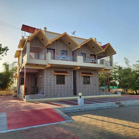 Farmhouse Close To Nature - Kesari Farm Gandhinagar Ngoại thất bức ảnh