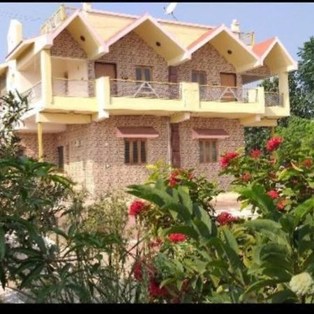 Farmhouse Close To Nature - Kesari Farm Gandhinagar Ngoại thất bức ảnh