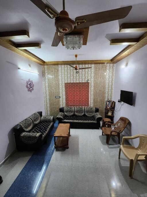 Farmhouse Close To Nature - Kesari Farm Gandhinagar Ngoại thất bức ảnh
