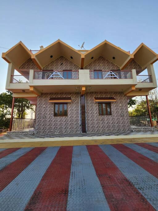 Farmhouse Close To Nature - Kesari Farm Gandhinagar Ngoại thất bức ảnh