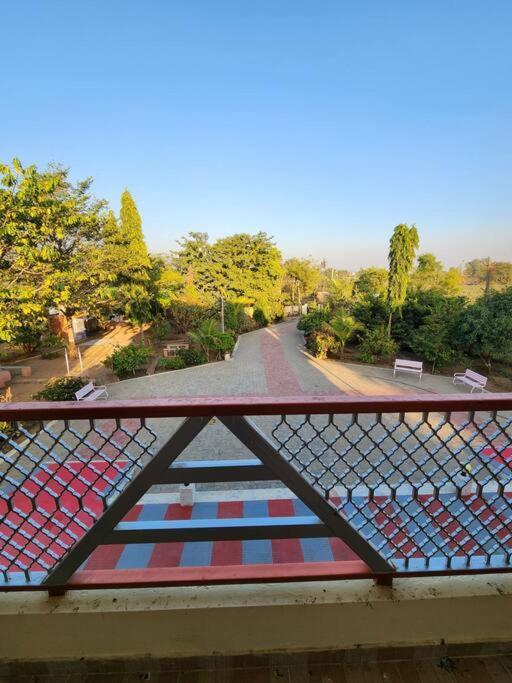 Farmhouse Close To Nature - Kesari Farm Gandhinagar Ngoại thất bức ảnh