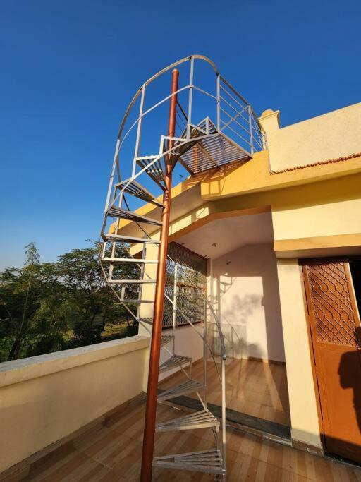 Farmhouse Close To Nature - Kesari Farm Gandhinagar Ngoại thất bức ảnh